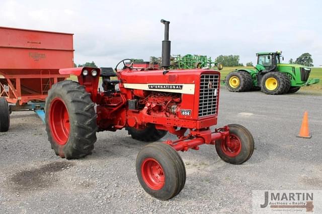 Image of International Harvester 656 equipment image 1