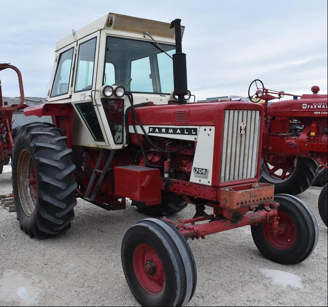 Image of Farmall 706 Primary image