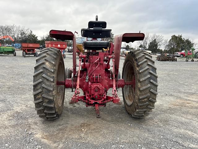 Image of International Harvester 706 equipment image 2