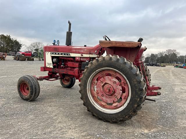 Image of International Harvester 706 equipment image 1