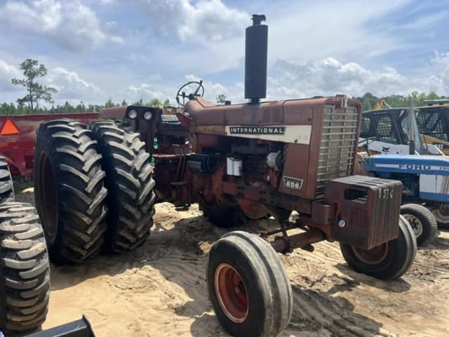 Image of International Harvester 856 equipment image 1