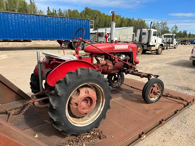 Image of Farmall A equipment image 2