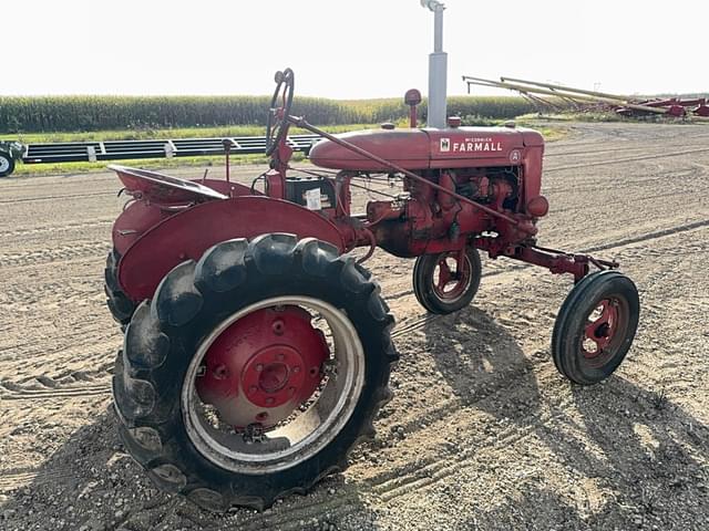 Image of Farmall A equipment image 2