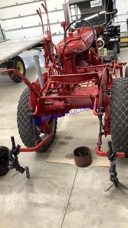 Image of Farmall A equipment image 3