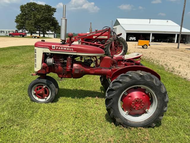 Image of Farmall B-450 equipment image 1