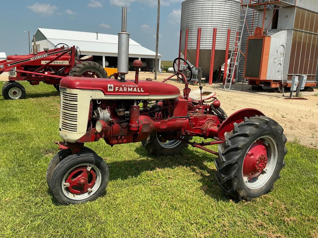 Image of Farmall B-450 Primary image