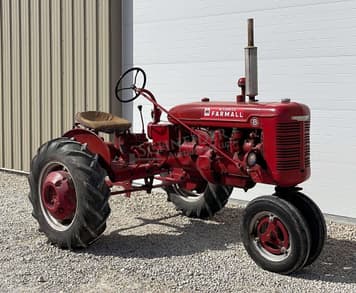 Main image Farmall B