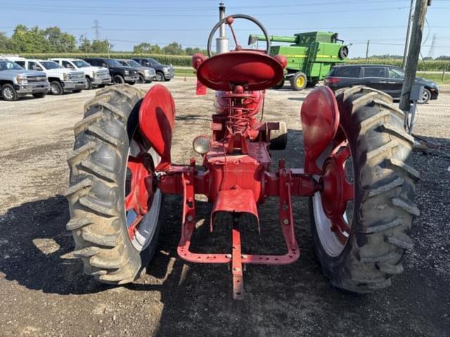 Image of Farmall H equipment image 2