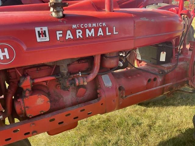 Image of Farmall H equipment image 2