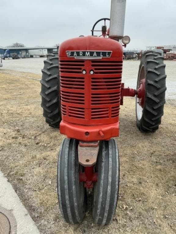 Image of Farmall H equipment image 1
