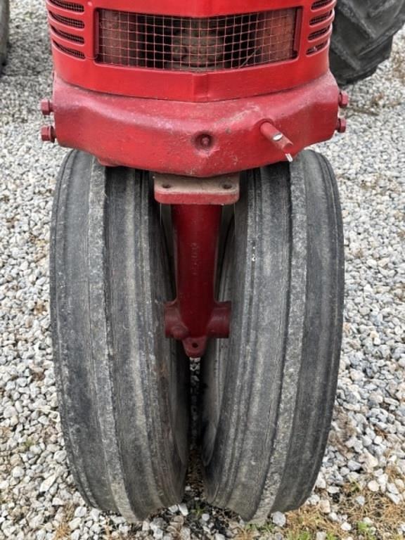 Image of Farmall H equipment image 4