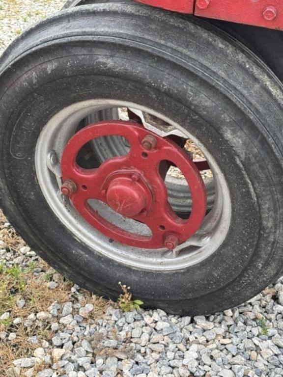 Image of Farmall H equipment image 3