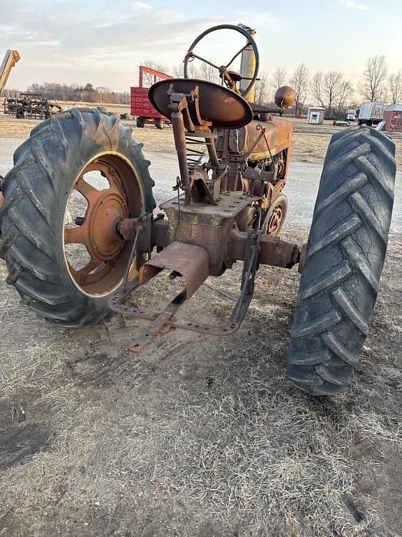 Image of Farmall H equipment image 3