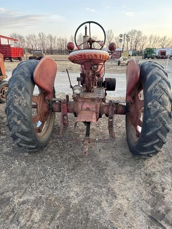 Image of Farmall H equipment image 3