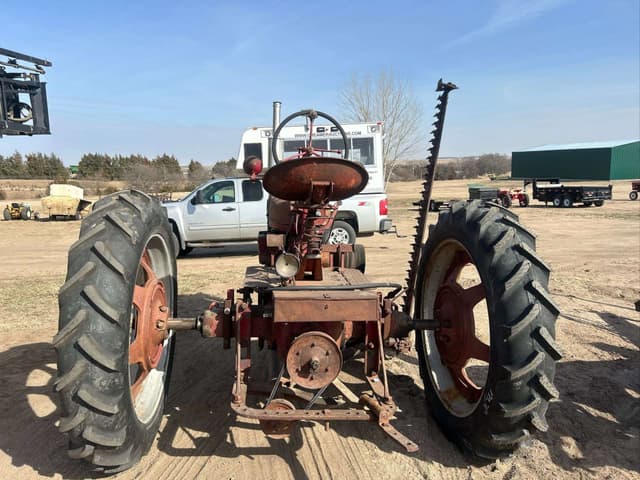 Image of Farmall H equipment image 3
