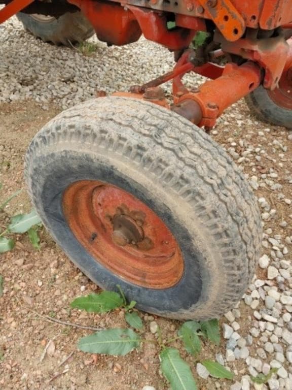 Image of Farmall Hydro 70 equipment image 2