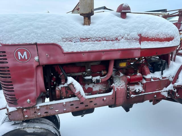 Image of Farmall M equipment image 3