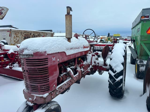 Image of Farmall M equipment image 1