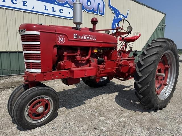 Image of Farmall M equipment image 1