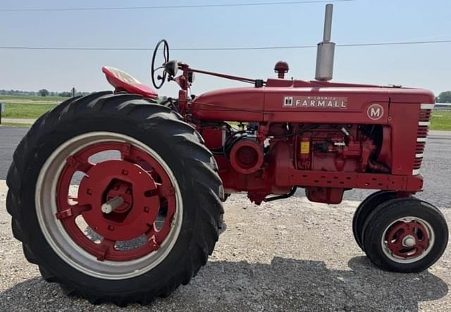 Image of Farmall M equipment image 4