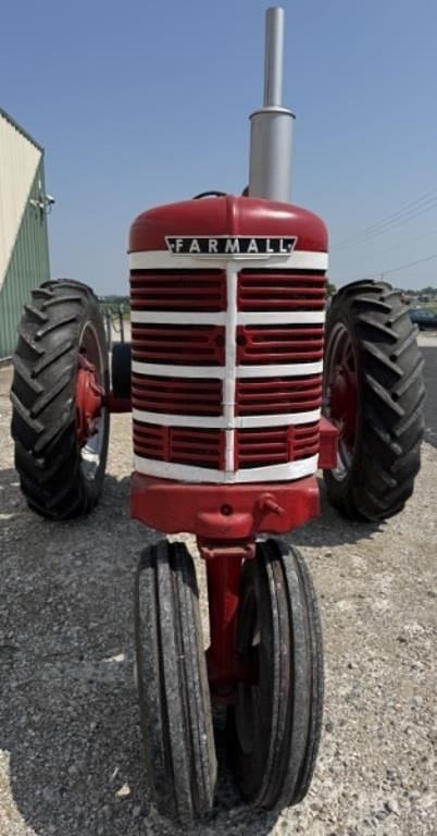 Image of Farmall M equipment image 2