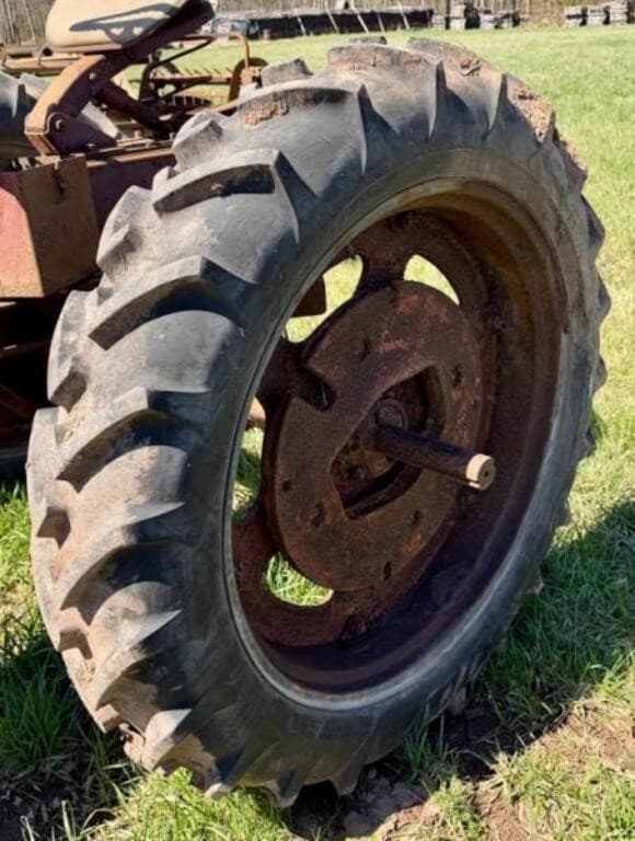 Image of Farmall Super C equipment image 3