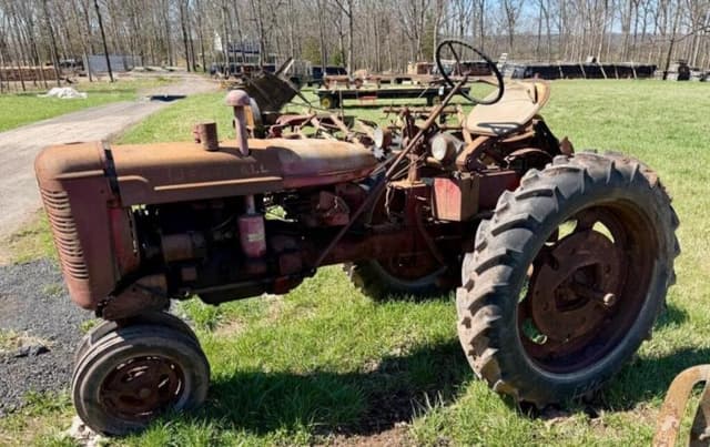 Image of Farmall Super C equipment image 2