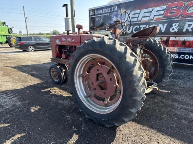 Image of Farmall Super M-TA equipment image 1