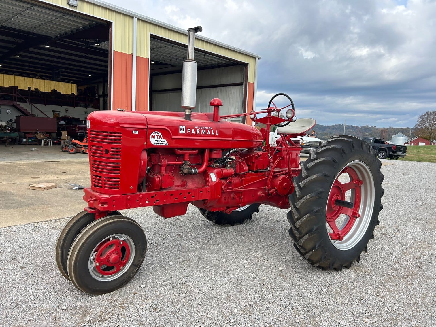 Farmall Super M-TA Equipment Image0