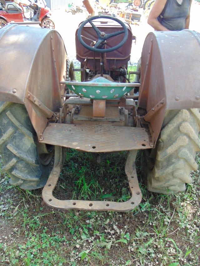 Image of International Harvester I-12 equipment image 4