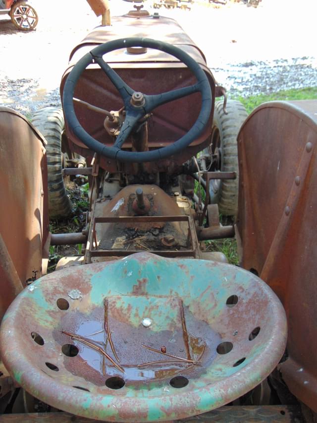 Image of International Harvester I-12 equipment image 3