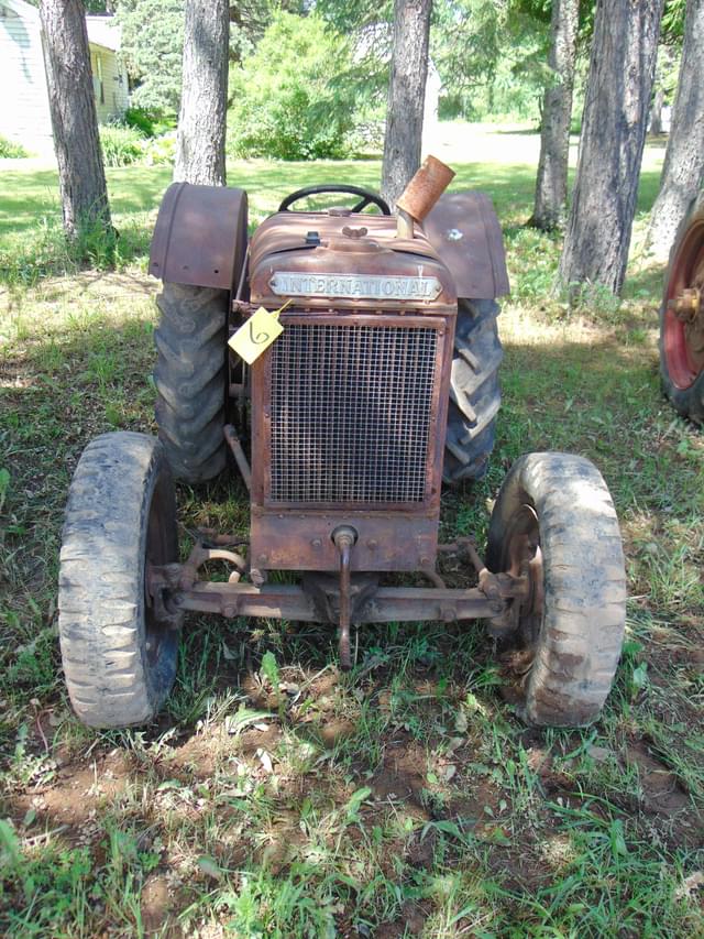 Image of International Harvester I-12 equipment image 2