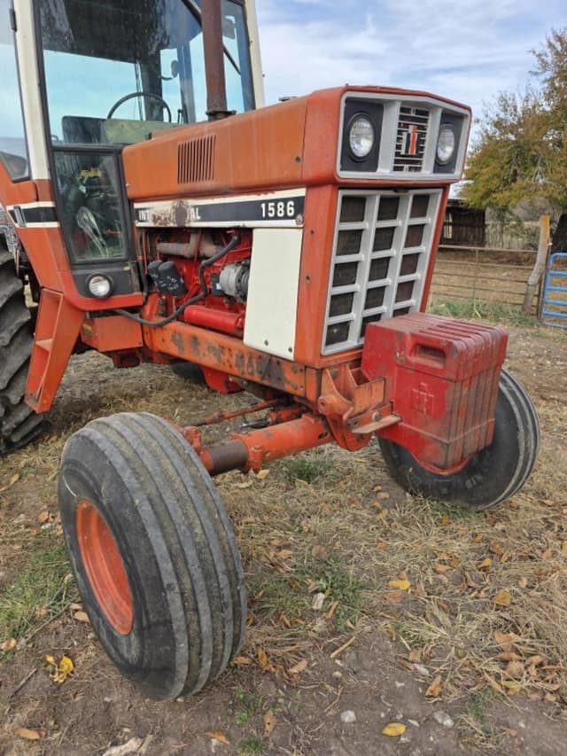 Image of International Harvester 1586 equipment image 2