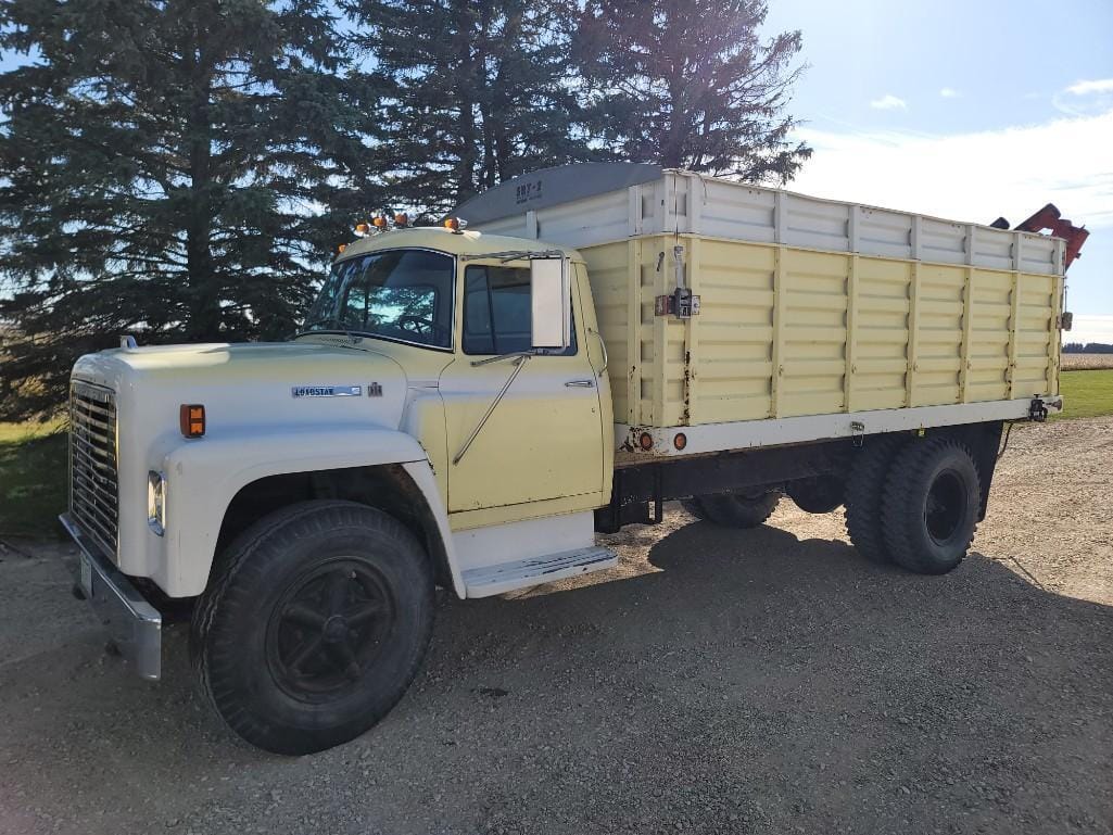 Main image International Loadstar 1600