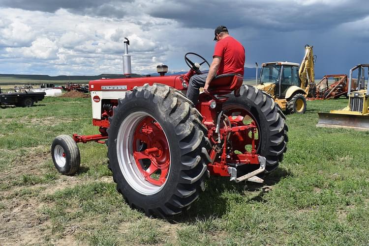 Main image Farmall 560  9