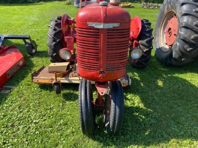 Image of Farmall B equipment image 2