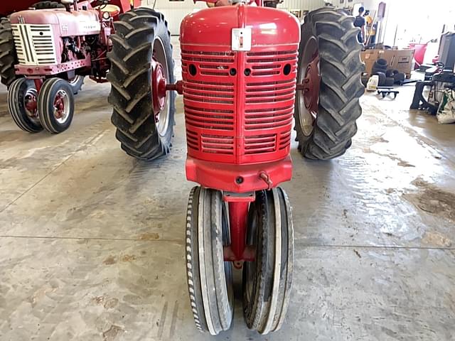 Image of Farmall H equipment image 1