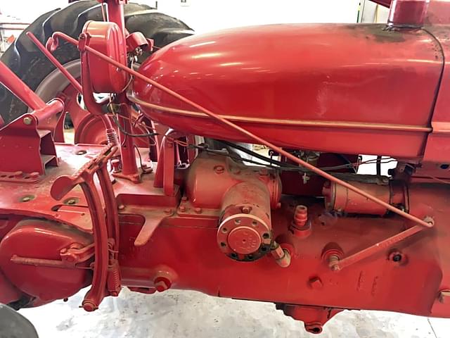 Image of Farmall H equipment image 4