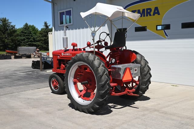 Image of Farmall H equipment image 4