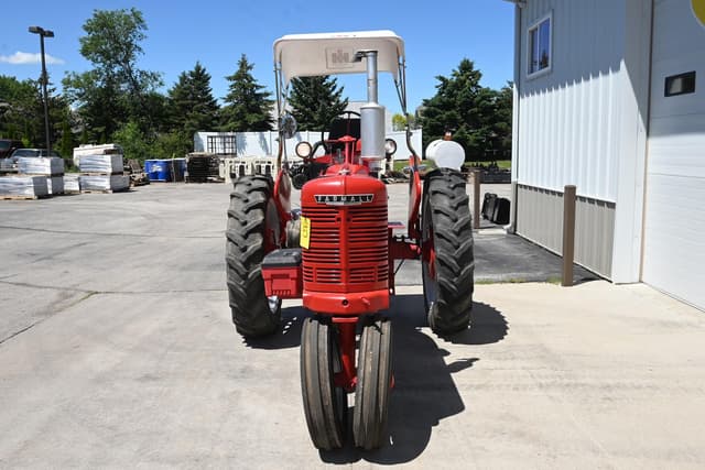 Image of Farmall H equipment image 3