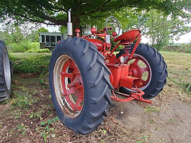 Image of Farmall M equipment image 2