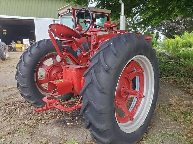 Image of Farmall M equipment image 4