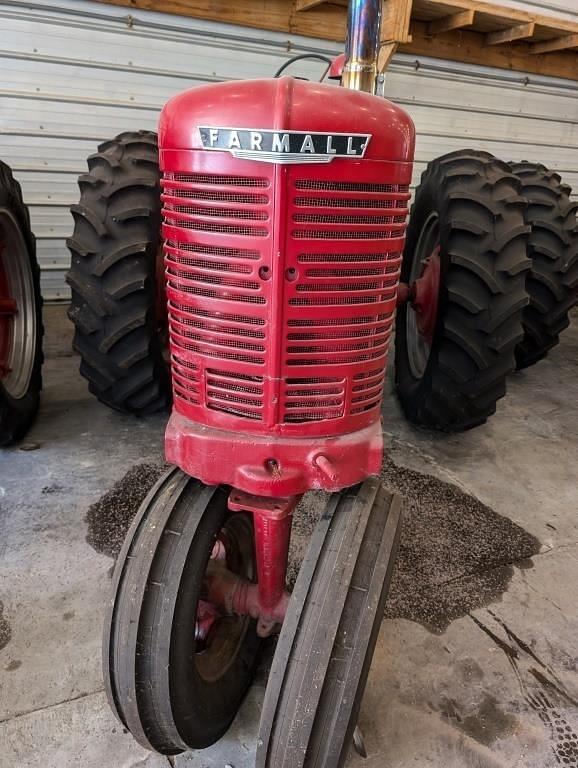 Image of Farmall H equipment image 1