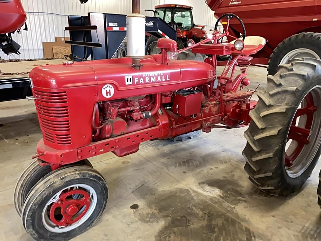 Image of Farmall Super H Primary image