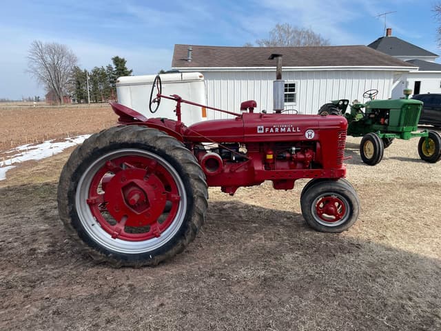 Image of Farmall Super H equipment image 3