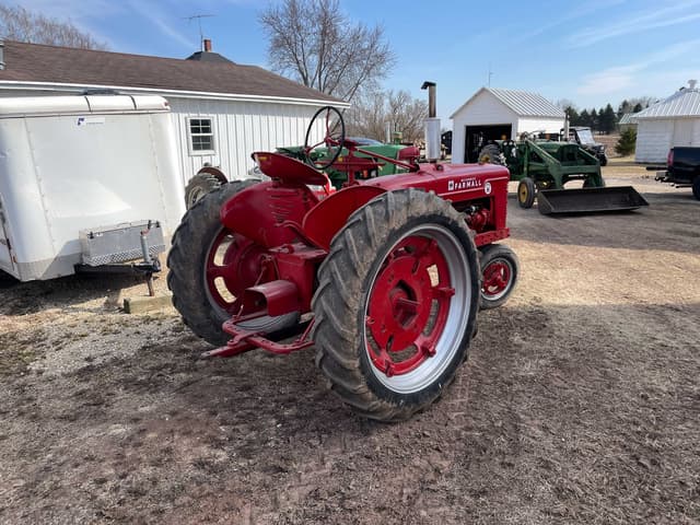 Image of Farmall Super H equipment image 4
