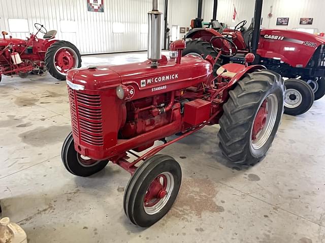 Image of International Harvester W-6 equipment image 2