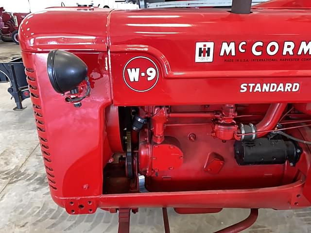 Image of Farmall W9 equipment image 3