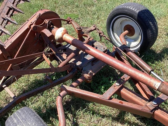 Image of International Harvester 1100 equipment image 4