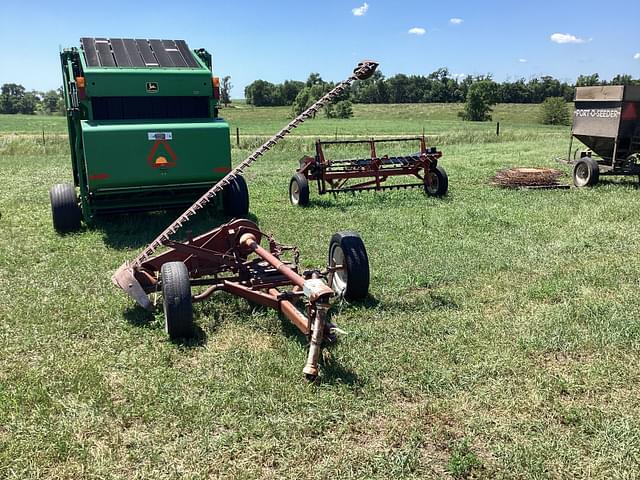 Image of International Harvester 1100 equipment image 1